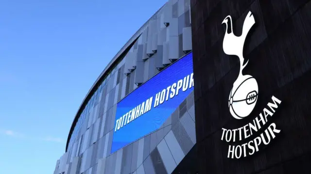 Tottenham Hotspur cần phải duy trì phong độ tốt để không bị các đối thủ này vượt mặt trong giai đoạn nước rút.